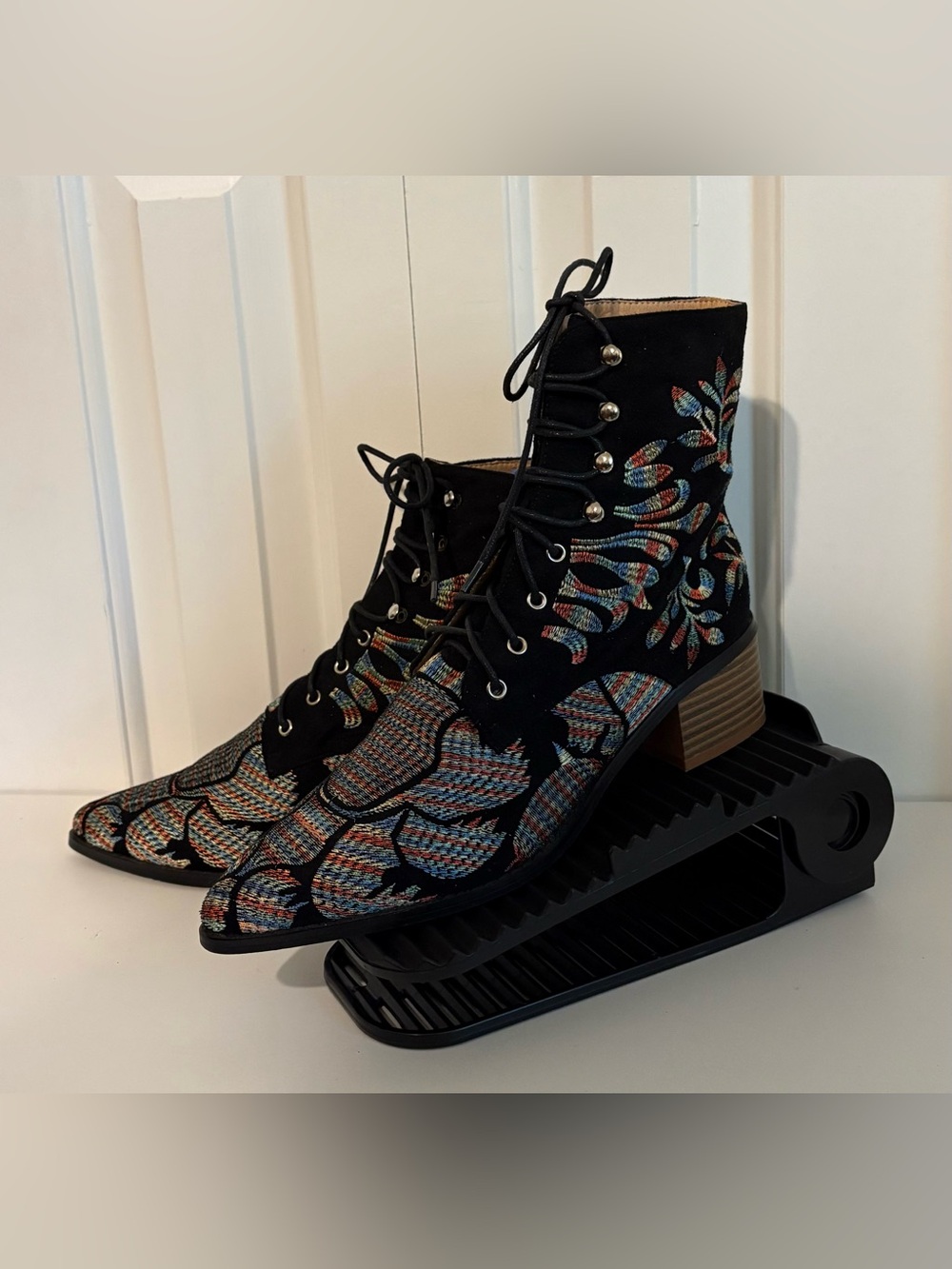 LOSTIS Lace-Up Ankle Boots w/Multicolor Abstract Patterns - Fashion Boots, NWOT